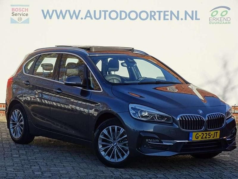 Grijs Gebruikt 2019 BMW 218 Active Tourer Executive MPV | € 21.950 (Eerlijke prijs) - Afbeelding 1/4