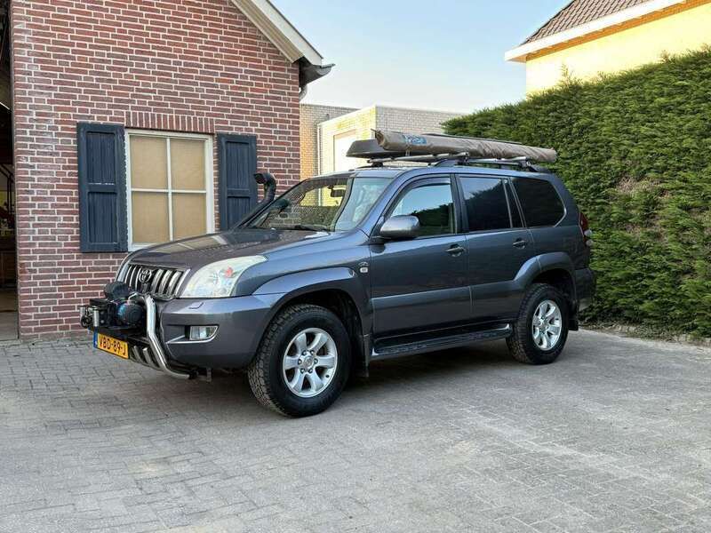 Grijs Gebruikt 2005 Toyota Land Cruiser SUV | € 13.000 (Eerlijke prijs) - Afbeelding 1/4