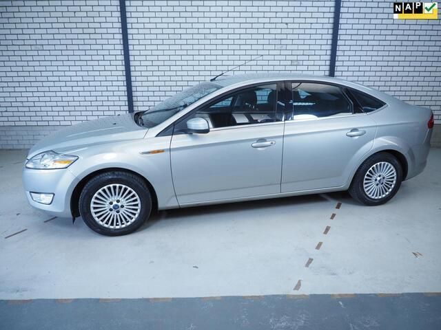 Bruin Gebruikt 2010 Ford Mondeo Limited Hatchback | € 3.950 (Eerlijke prijs) - Afbeelding 1/4