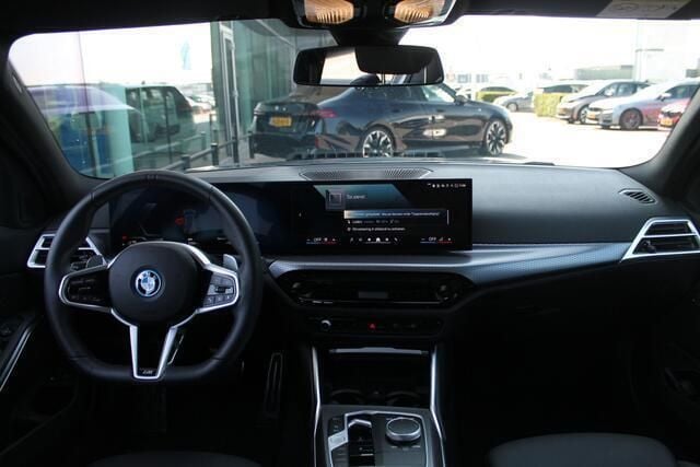 Occasion BMW 330 M Sport 291 PK (214 kW) 2024 Grijs Stationwagen