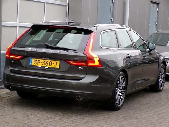 Occasion Volvo V90 Momentum 191 PK (140 kW) 2018 Grijs Stationwagen