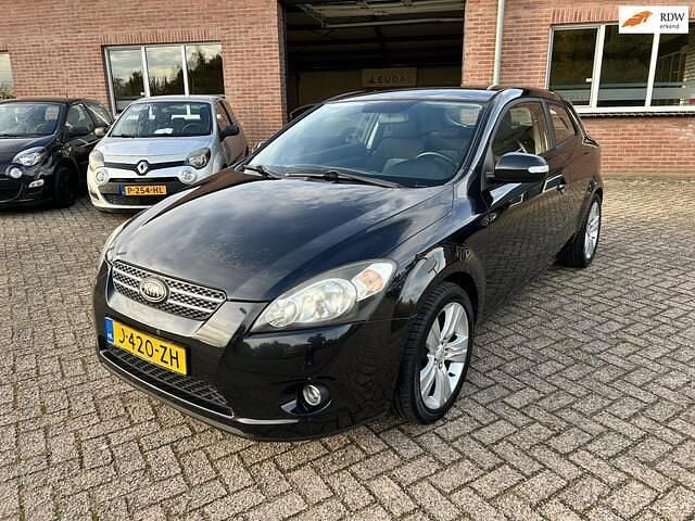 Zwart Gebruikt 2010 Kia ProCeed Hatchback | € 3.495 (Eerlijke prijs) - Afbeelding 1/4