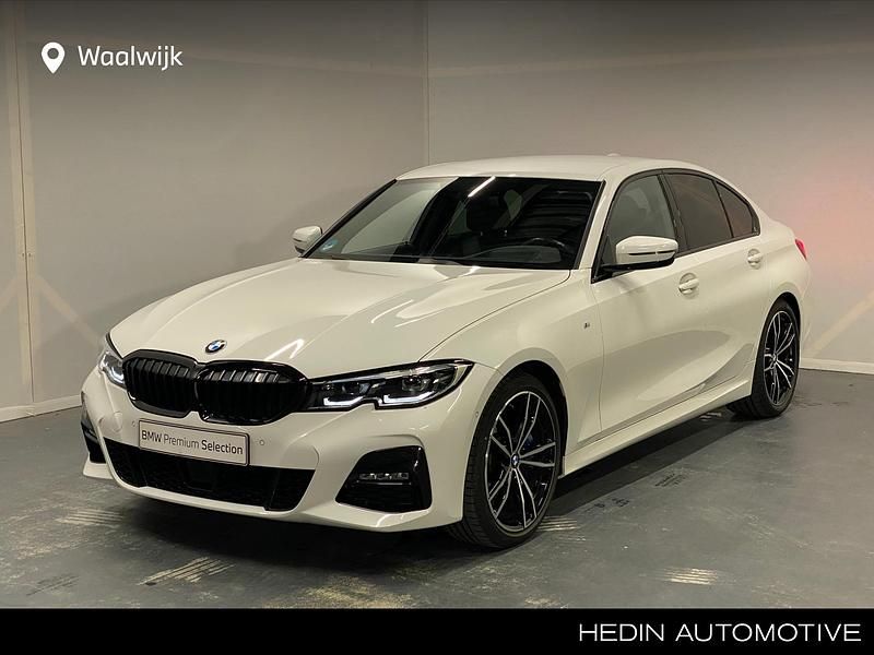 Wit Gebruikt 2022 BMW 320 Executive Sedan | € 35.880 (Eerlijke prijs) - Afbeelding 1/4