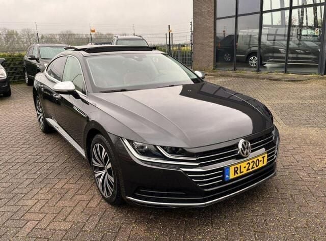 Grijs, metallic lak Gebruikt 2018 VW Arteon Business+ Hatchback | € 27.950 - Afbeelding 1/4