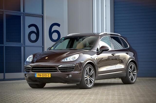 Bruin Gebruikt 2014 Porsche Cayenne Sport SUV | € 19.000 - Afbeelding 1/4