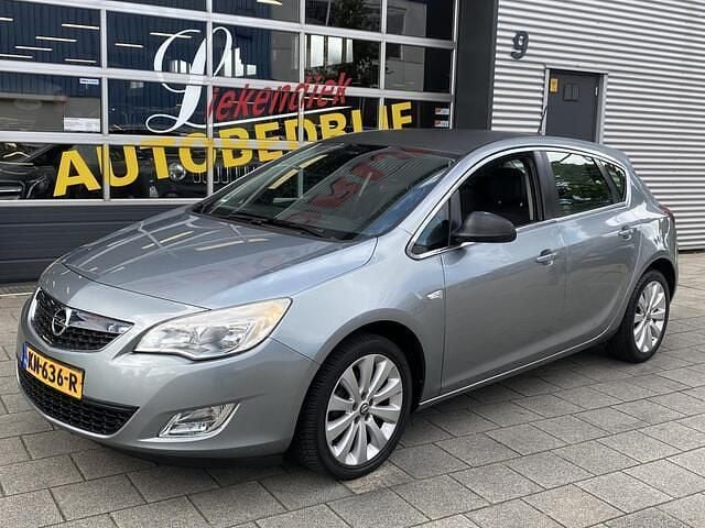 Grijs Gebruikt 2012 Opel Astra Sport Hatchback | € 4.950 (Eerlijke prijs) - Afbeelding 1/4