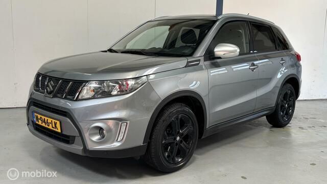 Grijs Gebruikt 2017 Suzuki Vitara SUV | € 15.945 (Eerlijke prijs) - Afbeelding 1/4