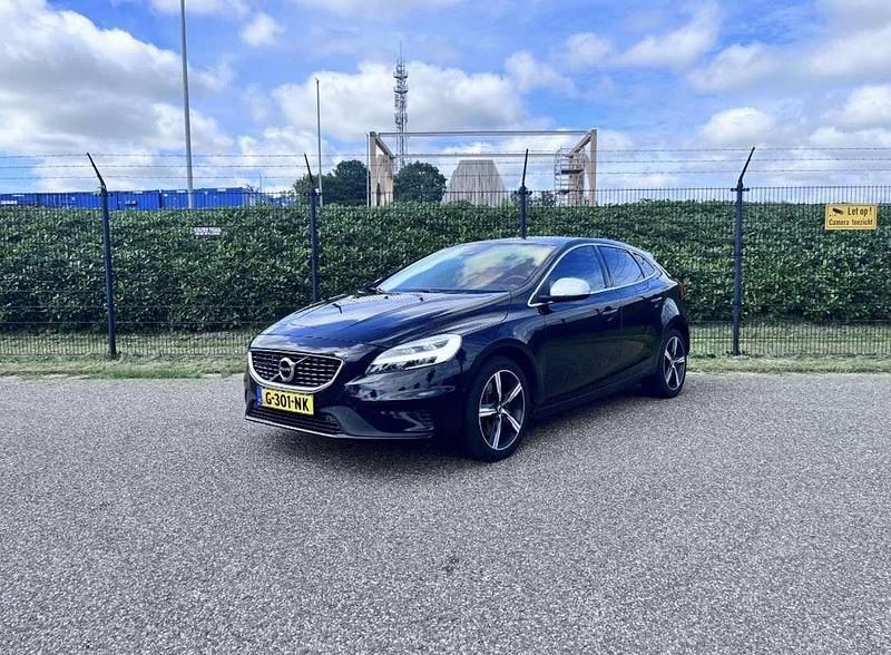 Occasion Volvo V40 R-Design 152 PK (111 kW) 2019 Zwart MPV