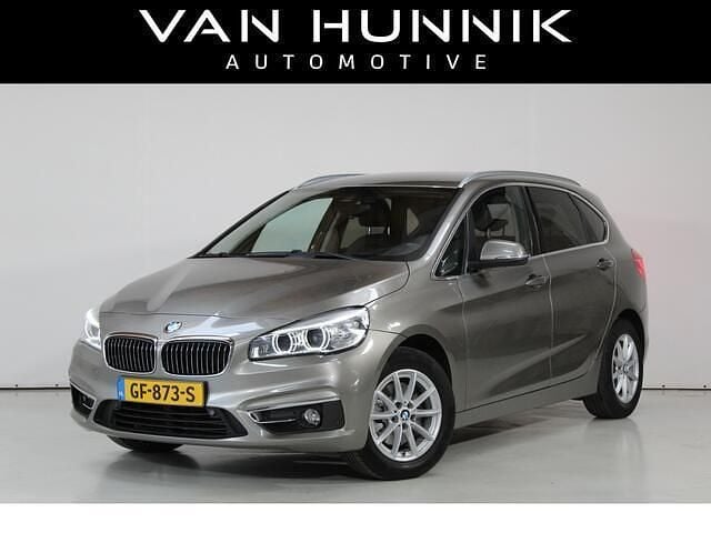 Grijs Gebruikt 2015 BMW 218 Luxury Line Stationwagen | € 13.450 (Goede deal) - Afbeelding 1/4