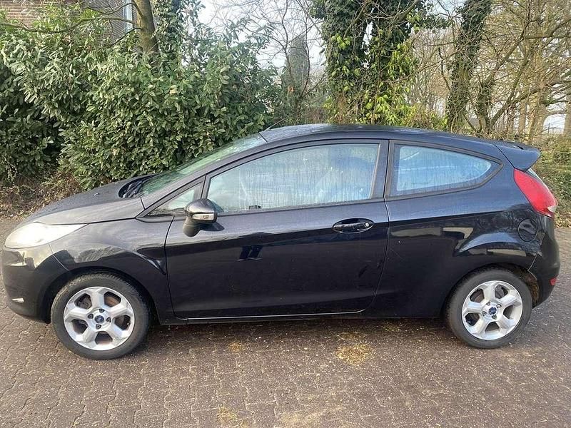 Zwart Gebruikt 2010 Ford Fiesta Limited Hatchback | € 2.250 (Duur) - Afbeelding 1/4
