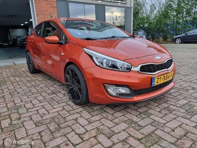 Occasion Kia ProCeed Comfort 135 PK (99 kW) 2013 Oranje Hatchback