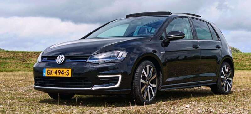 Zwart Gebruikt 2016 VW Golf VII GTE Hatchback | € 15.400 - Afbeelding 1/4
