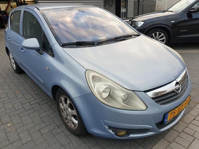 Blauw Gebruikt 2007 Opel Corsa Enjoy Hatchback | € 1.299 (Goede deal) - Afbeelding 1/4