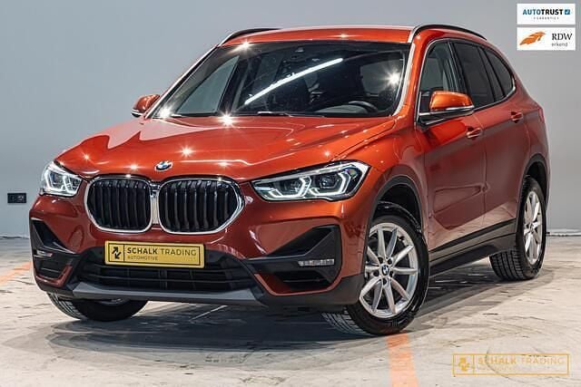 Oranje Gebruikt 2020 BMW X1 Executive SUV | € 23.950 (Super prijs) - Afbeelding 1/4