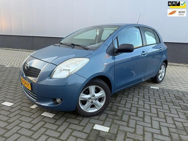 Grijs Occasion 2006 Toyota Yaris Luna Hatchback | € 2.250 (Eerlijke prijs) - Afbeelding 1/4
