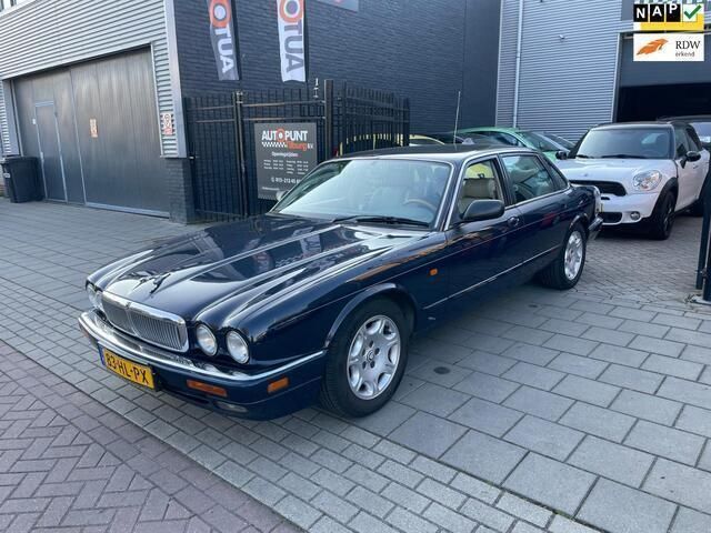 Blauw Gebruikt 1995 Jaguar XJ Sedan | € 4.999 - Afbeelding 1/4