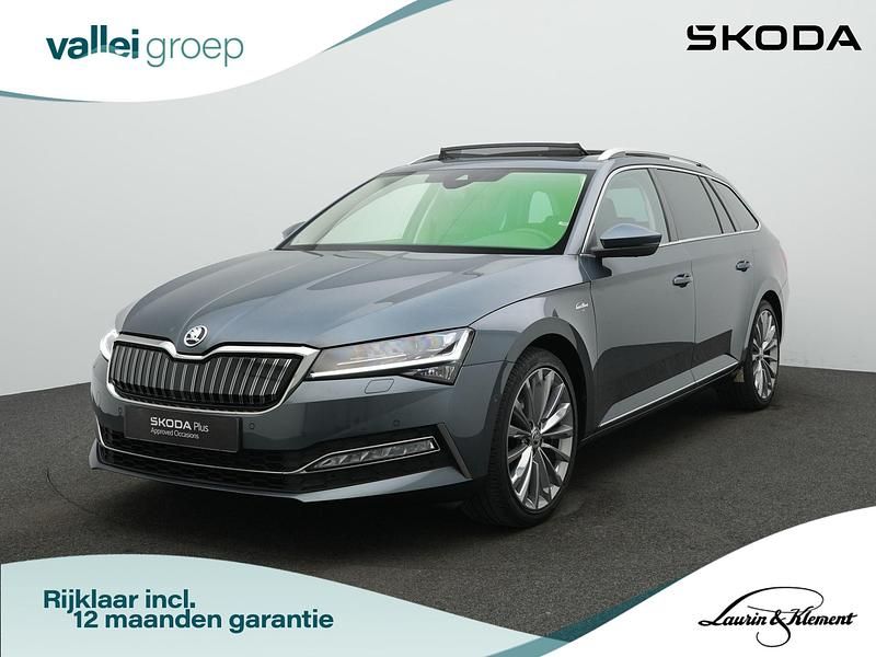 Occasion Skoda Superb LAURIN & KLEMENT 218 PK (160 kW) 2026 Grijs Stationwagen