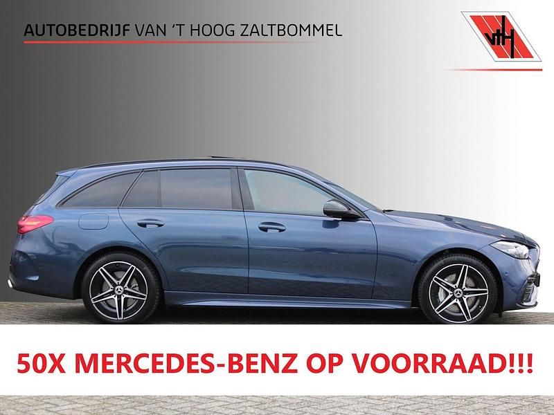 Blauw (metallic) Gebruikt 2024 Mercedes C300 AMG line Stationwagen | € 44.900 (Goede deal) - Afbeelding 1/4