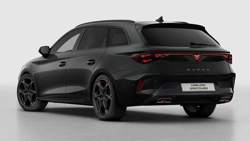 Nieuw Cupra Leon VZ 272 PK (200 kW) 2025 Zwart Stationwagen