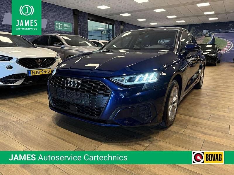 Blauw, metallic lak Gebruikt 2022 Audi A3 Sportback e-tron Business Hatchback | € 23.950 (Super prijs) - Afbeelding 1/4