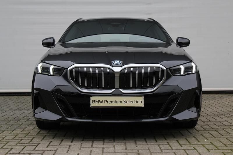 Occasion BMW 530e Shadowline 299 PK (219 kW) 2024 Sophistograu (grijs metallic) Stationwagen