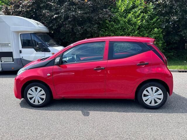 Occasion Toyota Aygo 72 PK (52 kW) 2018 Rood Hatchback