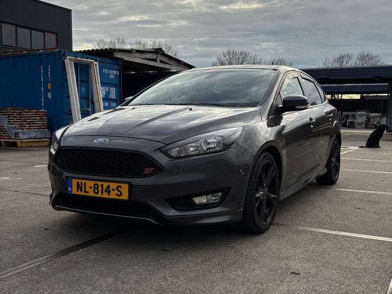 Gebruikt 2017 Ford Focus ST-Line Hatchback | € 13.000 (Duur) - Afbeelding 1/4