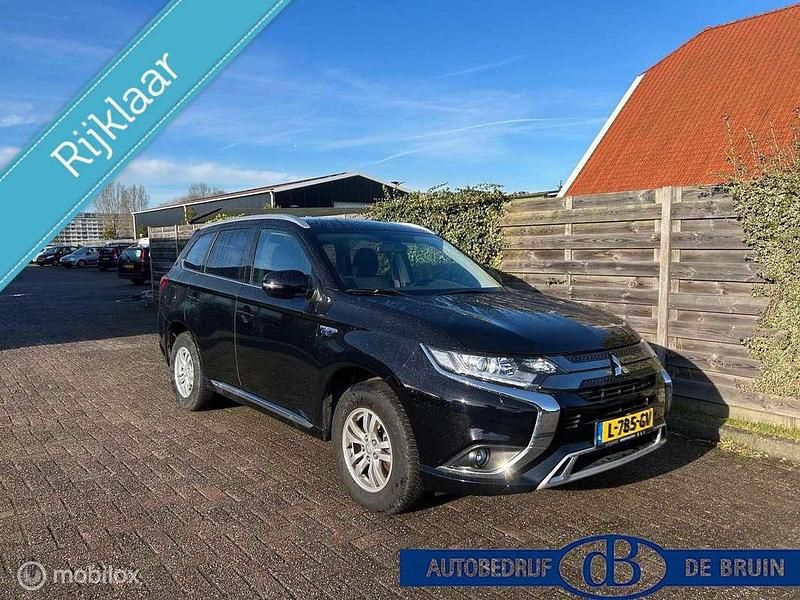 Zwart Occasion 2021 Mitsubishi Outlander P-HEV SUV | € 23.950 (Goede deal) - Afbeelding 1/4