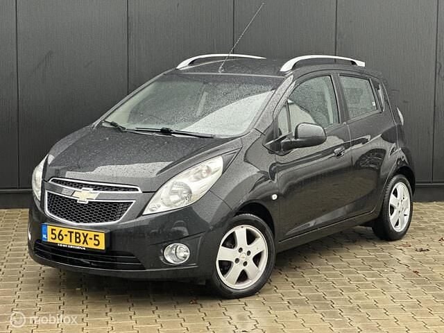 Zwart Occasion 2012 Chevrolet Spark Hatchback | € 3.498 (Duur) - Afbeelding 1/4