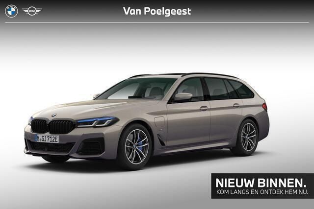 Grijs Gebruikt 2022 BMW 530e M Sport Stationwagen | € 46.495 (Iets duurder) - Afbeelding 1/2