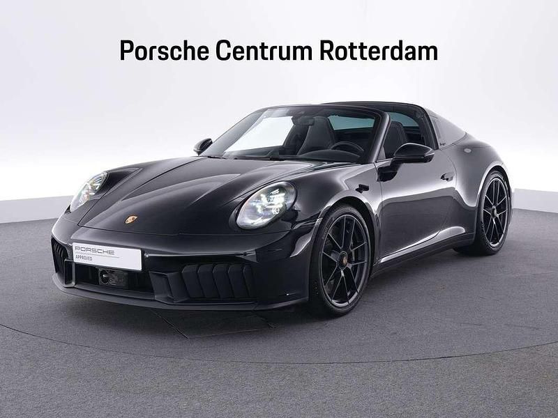Zwart Occasion 2025 Porsche 992 Coupé | € 269.900 (Duur) - Afbeelding 1/4