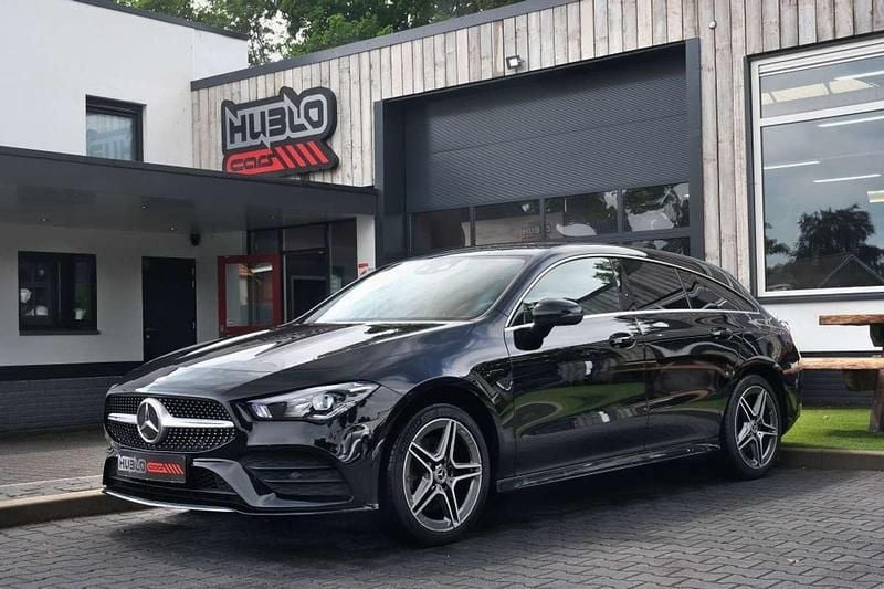 Zwart Gebruikt 2020 Mercedes CLA250e Shooting Brake AMG line Stationwagen | € 25.950 (Eerlijke prijs) - Afbeelding 1/4