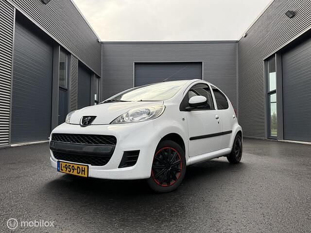 Wit Gebruikt 2012 Peugeot 107 Hatchback | € 2.795 (Goede deal) - Afbeelding 1/4