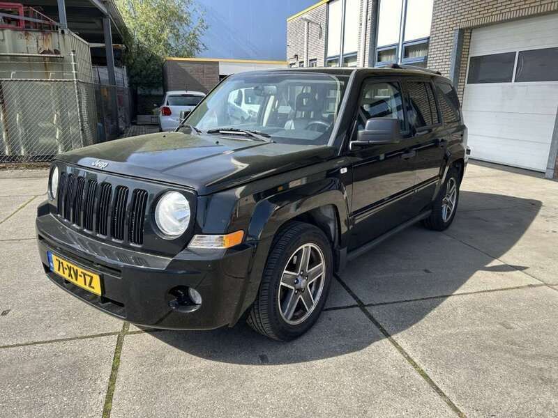 Zwart, metallic lak Gebruikt 2007 Jeep Patriot Limited SUV | € 2.250 (Goede deal) - Afbeelding 1/4