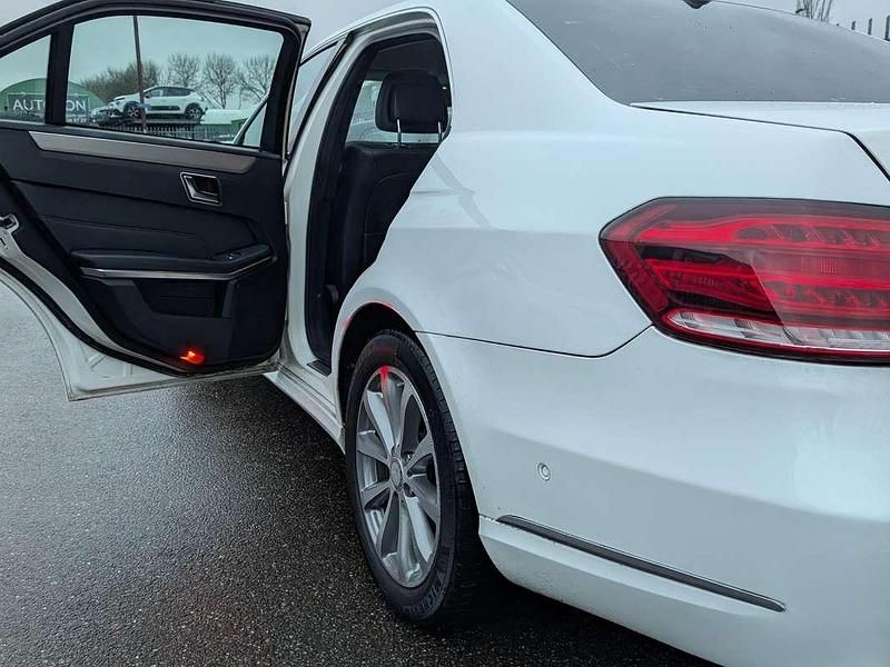 Wit Gebruikt 2014 Mercedes E200 Ambition Sedan | € 8.500 (Duur) - Afbeelding 1/4