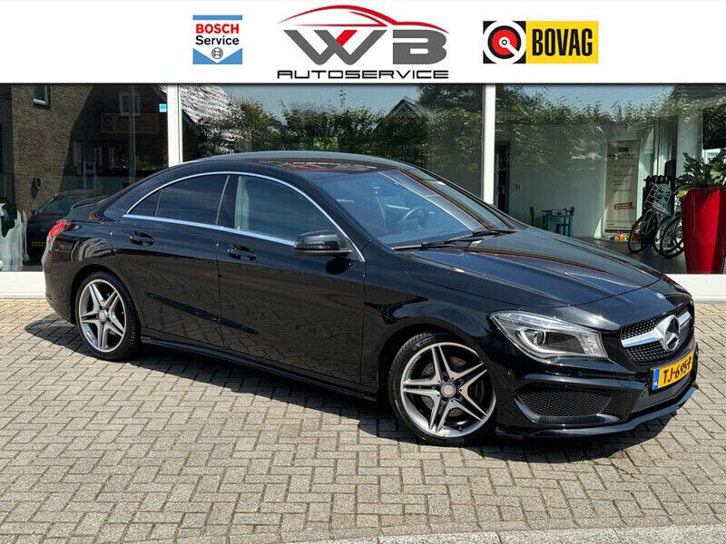 Zwart, metallic lak Gebruikt 2016 Mercedes CLA220 AMG Sedan | € 22.949 (Eerlijke prijs) - Afbeelding 1/4