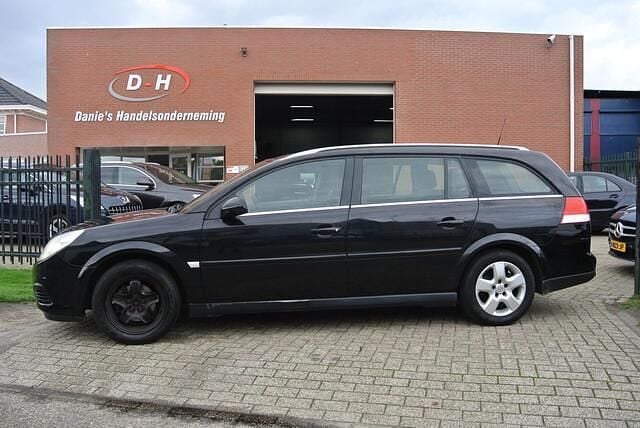 Zwart Gebruikt 2006 Opel Vectra Comfort Stationwagen | € 999 (Goede deal) - Afbeelding 1/4