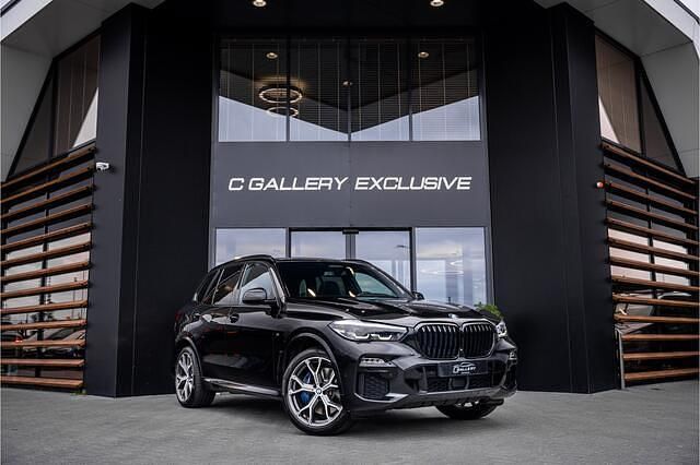 Zwart Gebruikt 2019 BMW X5 Executive SUV | € 49.495 (Eerlijke prijs) - Afbeelding 1/4