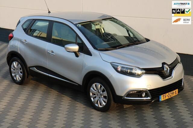 Grijs Gebruikt 2013 Renault Captur Dynamique SUV | € 7.445 (Eerlijke prijs) - Afbeelding 1/4