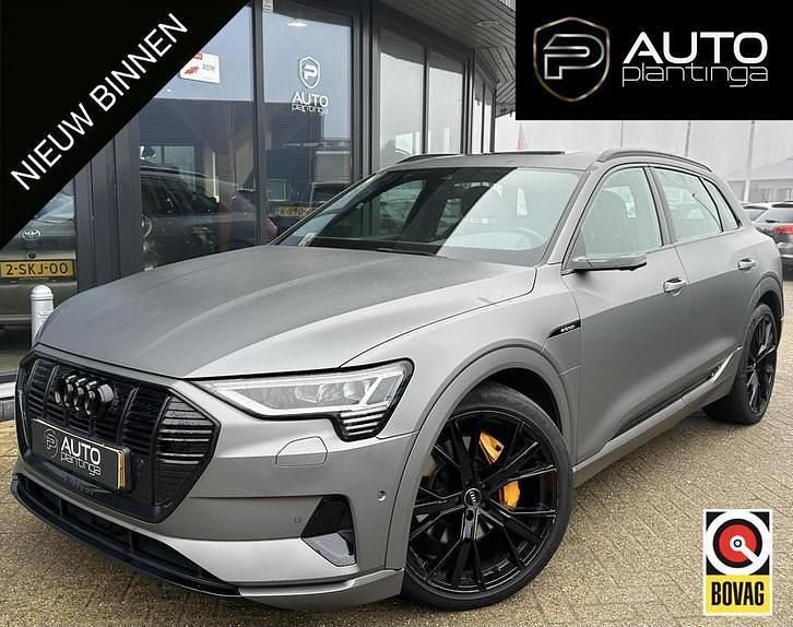 Grijs Occasion 2020 Audi e-tron SUV | € 31.945 (Iets duurder) - Afbeelding 1/4