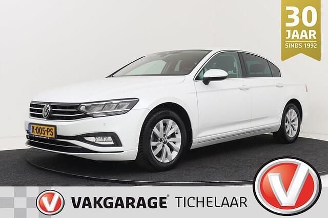 Wit Gebruikt 2021 VW Passat Business Sedan | € 17.899 (Super prijs) - Afbeelding 1/3