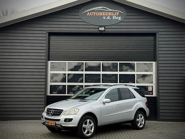 Grijs Occasion 2006 Mercedes ML280 SUV | € 7.900 (Eerlijke prijs) - Afbeelding 1/4