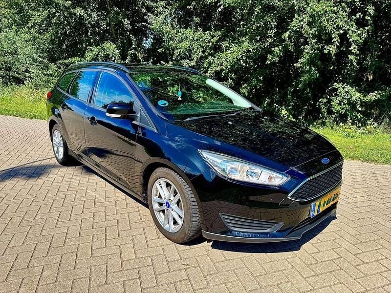 Zwart Gebruikt 2015 Ford Focus Trend Stationwagen | € 5.000 (Eerlijke prijs) - Afbeelding 1/4
