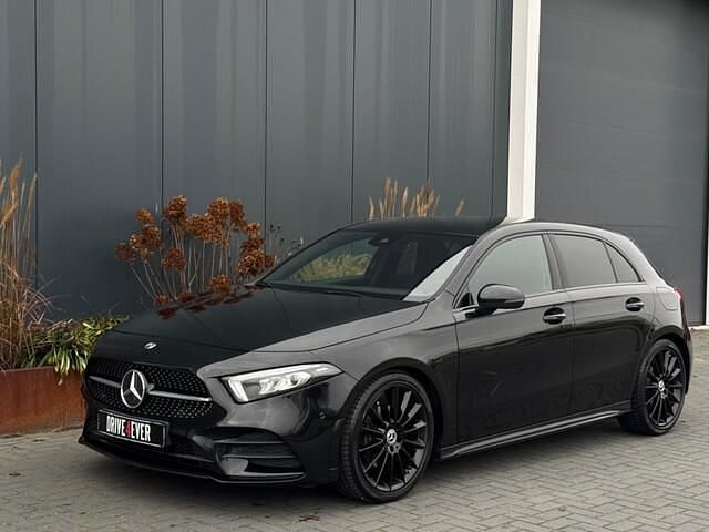 Zwart Gebruikt 2019 Mercedes A180 AMG Hatchback | € 18.995 (Eerlijke prijs) - Afbeelding 1/4