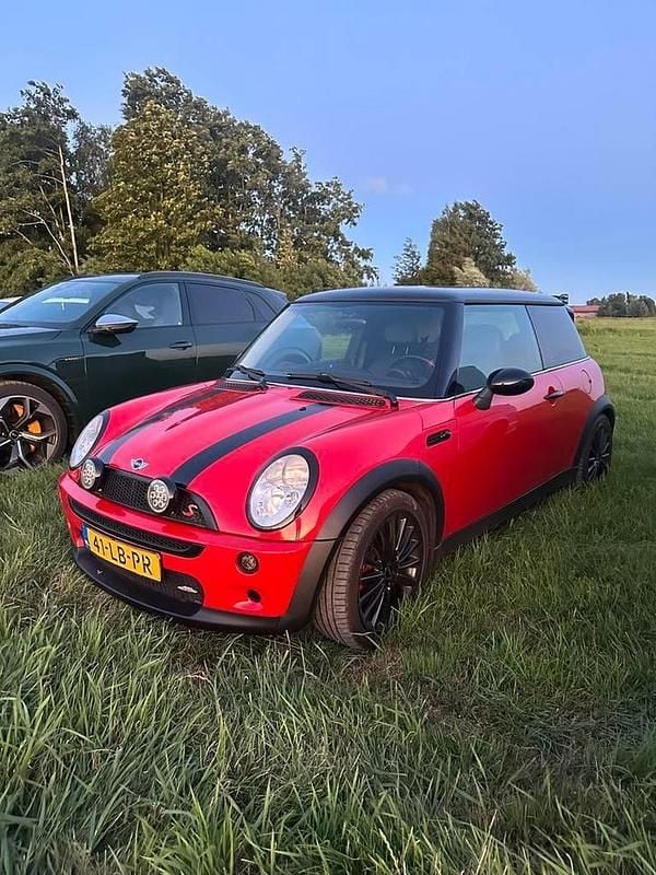 Rood Gebruikt 2002 Mini Cooper Pepper Hatchback | € 2.500 (Duur) - Afbeelding 1/4