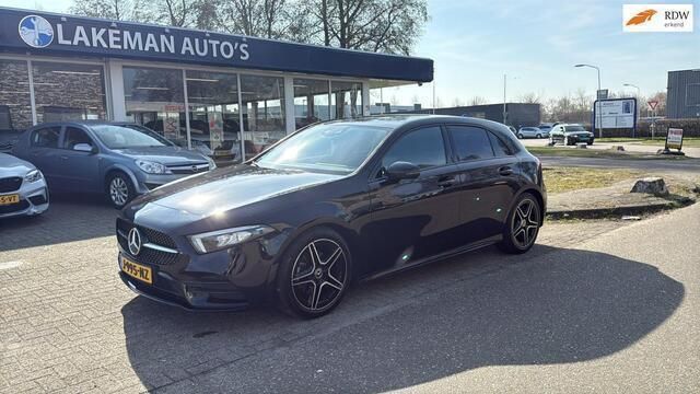 Zwart Gebruikt 2020 Mercedes A180 Business Hatchback | € 25.950 (Iets duurder) - Afbeelding 1/4
