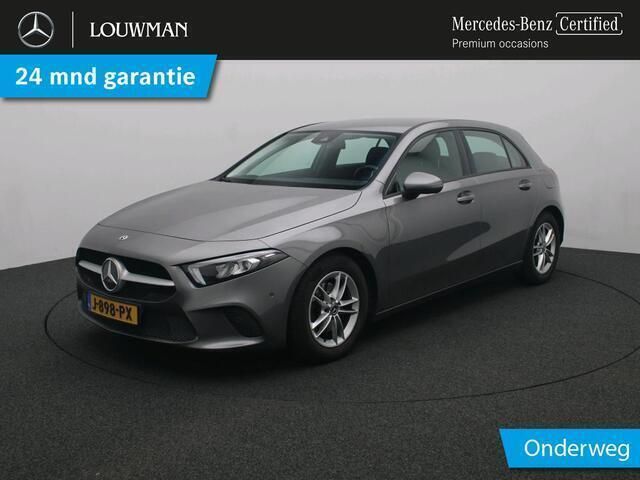 Grijs Gebruikt 2020 Mercedes A160 Business Hatchback | € 22.945 (Eerlijke prijs) - Afbeelding 1/4