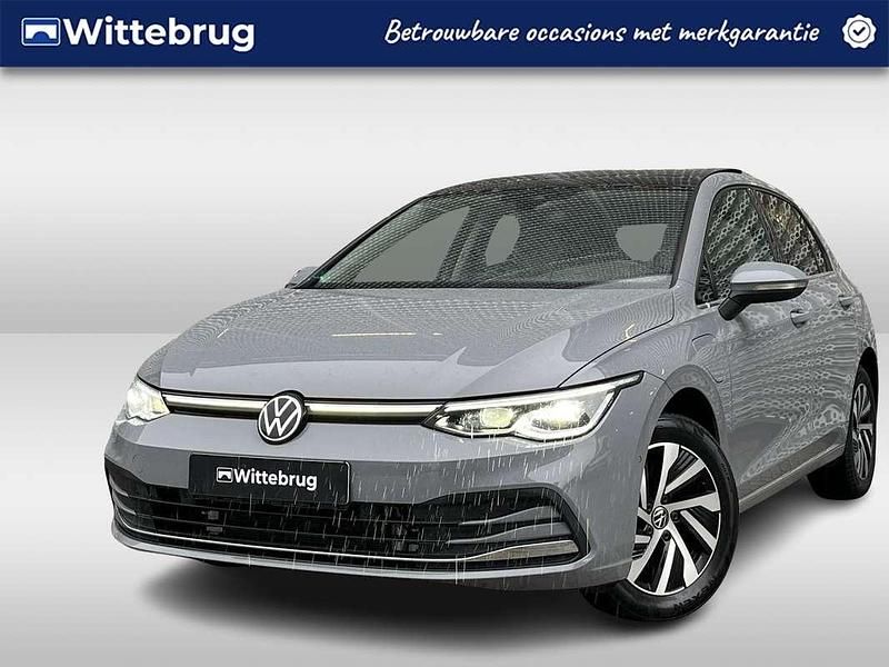 Grijs Occasion 2022 VW Golf VIII Style Hatchback | € 27.750 (Eerlijke prijs) - Afbeelding 1/2