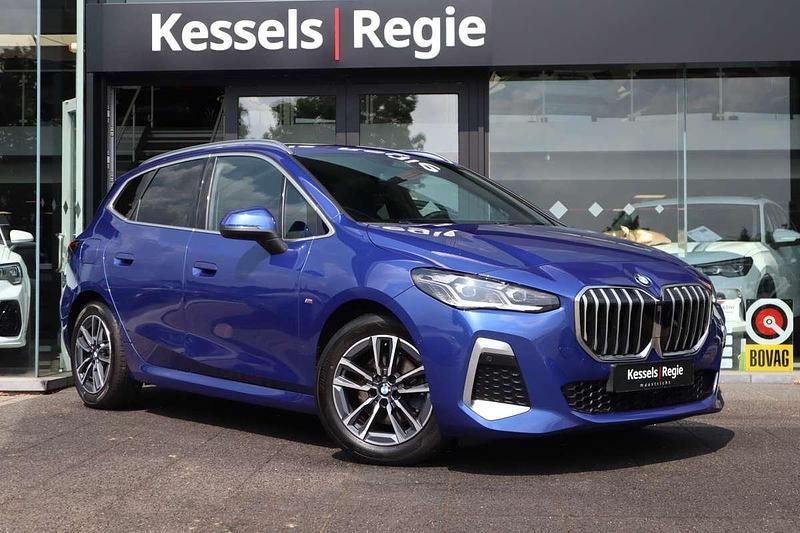 Blauw Gebruikt 2024 BMW 218 Active Tourer M Sport MPV | € 34.950 (Iets duurder) - Afbeelding 1/4