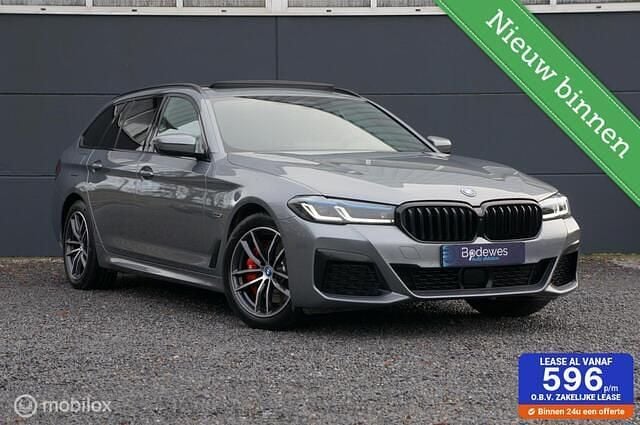 Grijs Occasion 2023 BMW 530e M Sport Stationwagen | € 44.990 (Eerlijke prijs) - Afbeelding 1/4